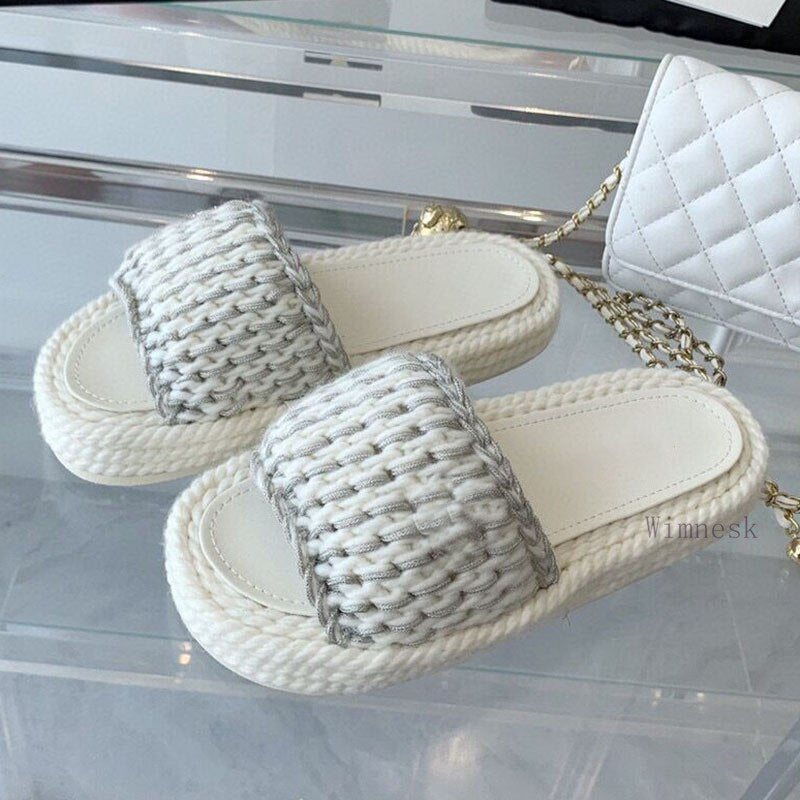 New Women Round Toe Flat Slippers Peep Toe Thick Sole Wool Knitting Summer Outwear Slip On Vacation Beach Slippers Women 2023